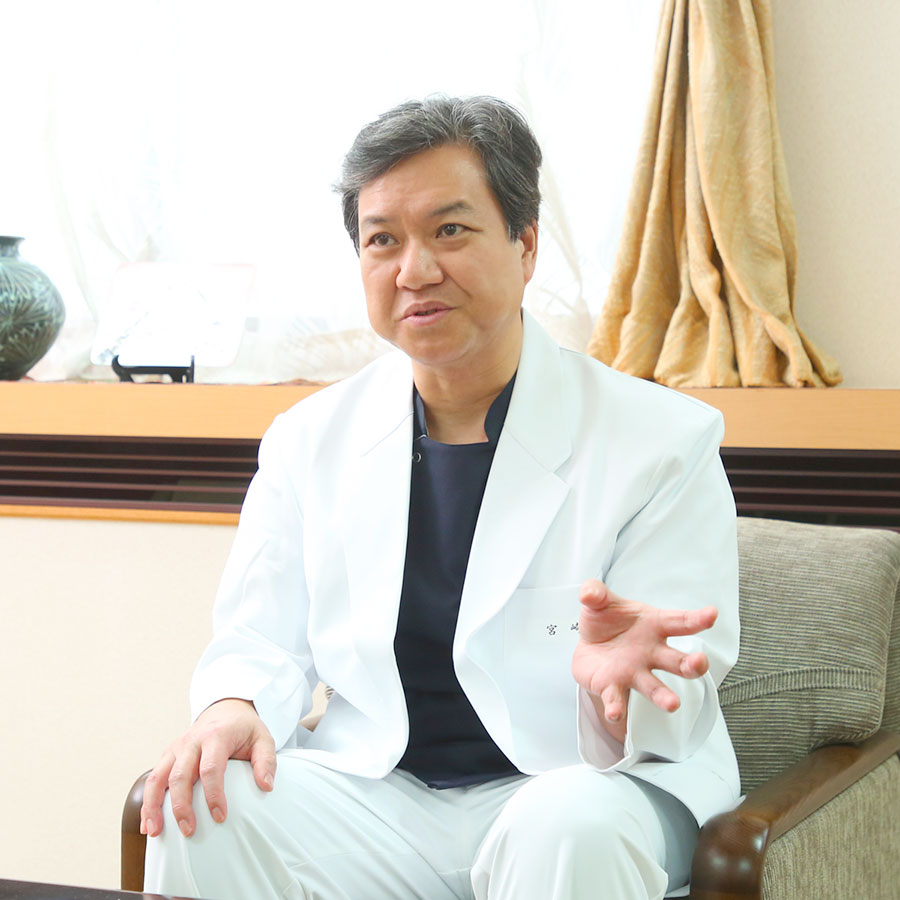 医長 宮崎 展行